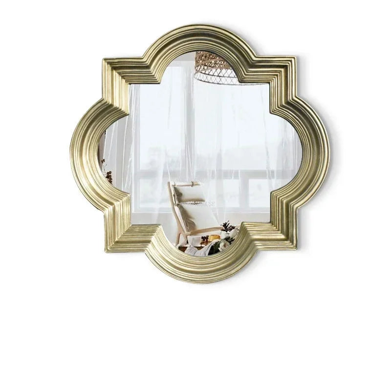 Versailles Quatrefoil Antiqued Silver Wall Mirror - product detail view 10 by LUMEVORO
