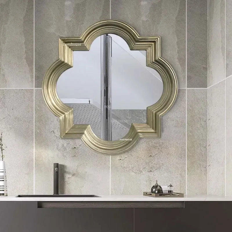 Versailles Quatrefoil Antiqued Silver Wall Mirror - product detail view 4 by LUMEVORO